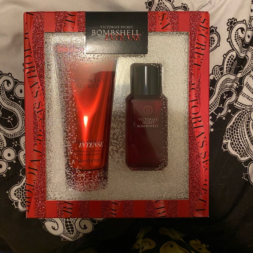 Victoria secret’s bombshell set